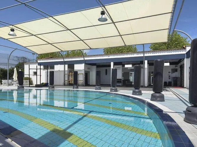 Bungalow In Caorle With Garden Furniture Lägenhet